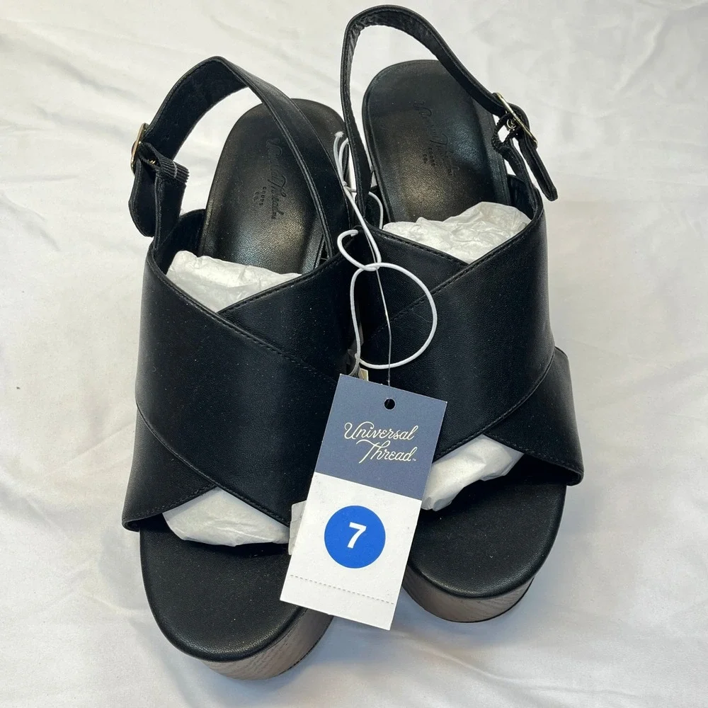 Women's Naomi Wood Wedge Heels with Memory Foam Insole - Universal Thread Size 7 - Picture 1 of 9
